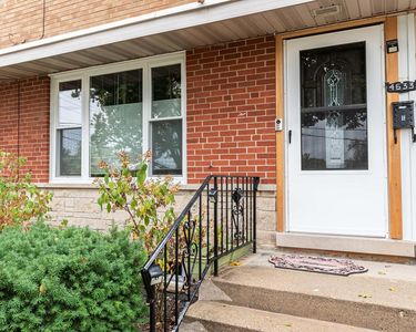 4633 Church St #B, Skokie, IL, 60076