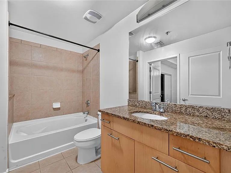 3324 Peachtree Rd NE #915 — Photo 10