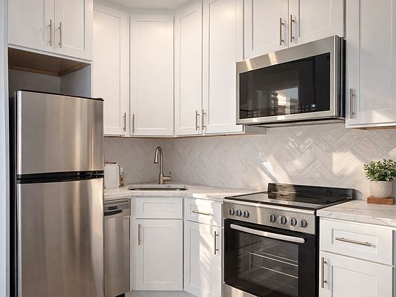 3rd image of 1411 Bedford Ave #2A