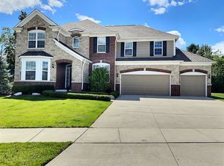 4548 Tanglewood Ln, Orion, MI 48359