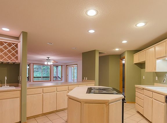 4th image of 24200 NE 220th Pl