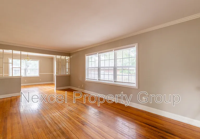 376 N Graham St — Photo 12
