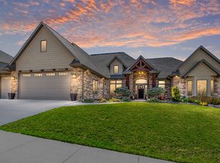 5525 N Summerland Dr, Appleton, WI 54913