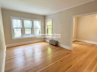 910 Reba Pl APT 2N, Evanston, IL 60202