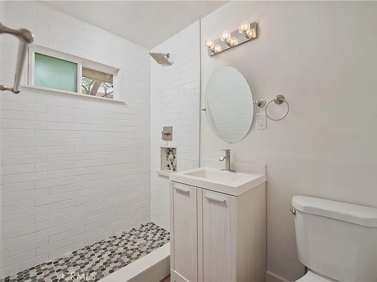 7429 Kentland Ave — Photo 13