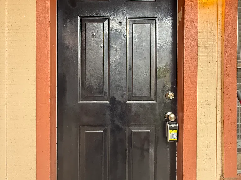 709 W 26th St #5 — Photo 3