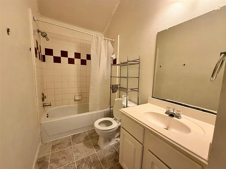 2305 Ames St — Photo 20