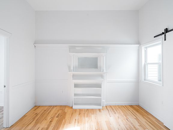 5th image of 181 Meserole Ave APT 1R