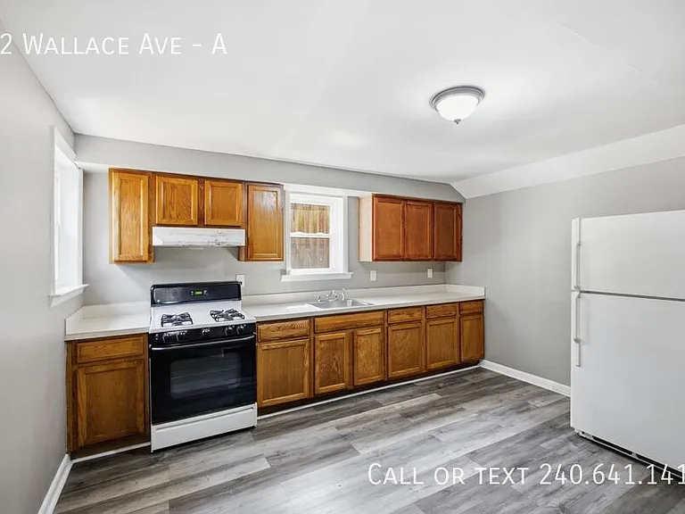 12 Wallace Ave #A — Photo 4