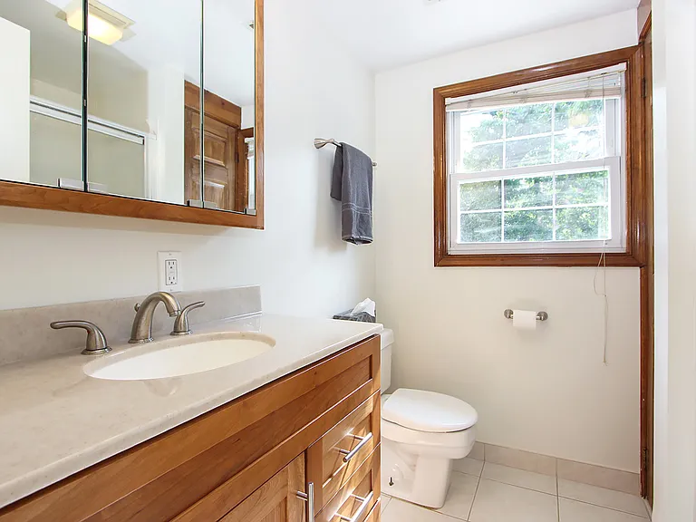 2204 Luzerne Ave — Photo 16