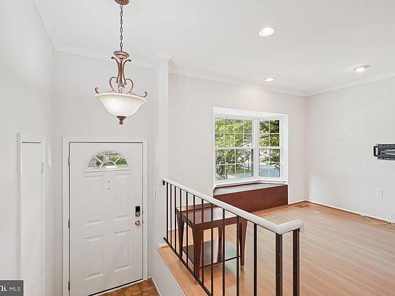 4th image of 106 Autumn Flower Ln