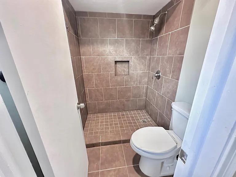 17502 Cassina Dr — Photo 29