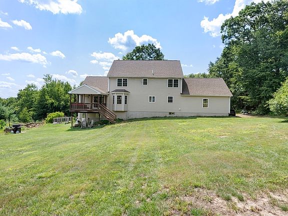 3rd image of 36 Crescent Ln