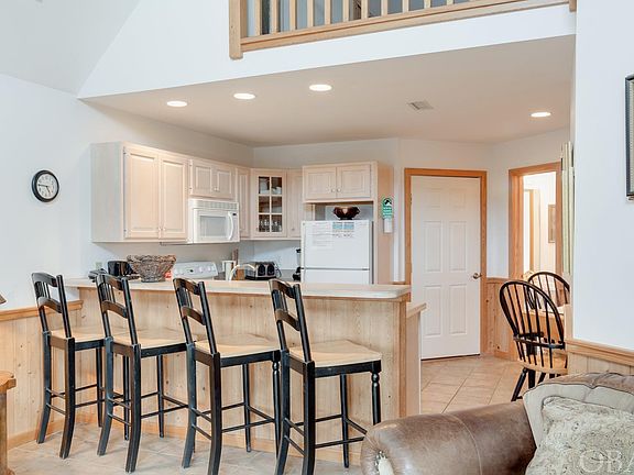 5th image of 155 Silver Lake Dr Unit 8