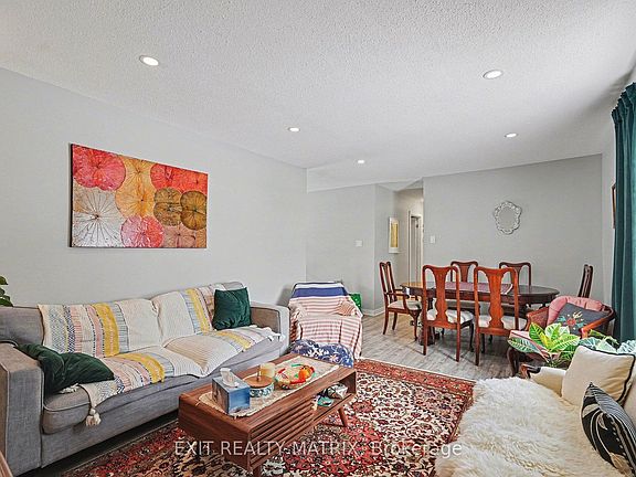 3rd image of 91 Sheldrake Dr