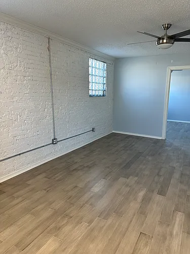 143 Main St N #6 Photo 1