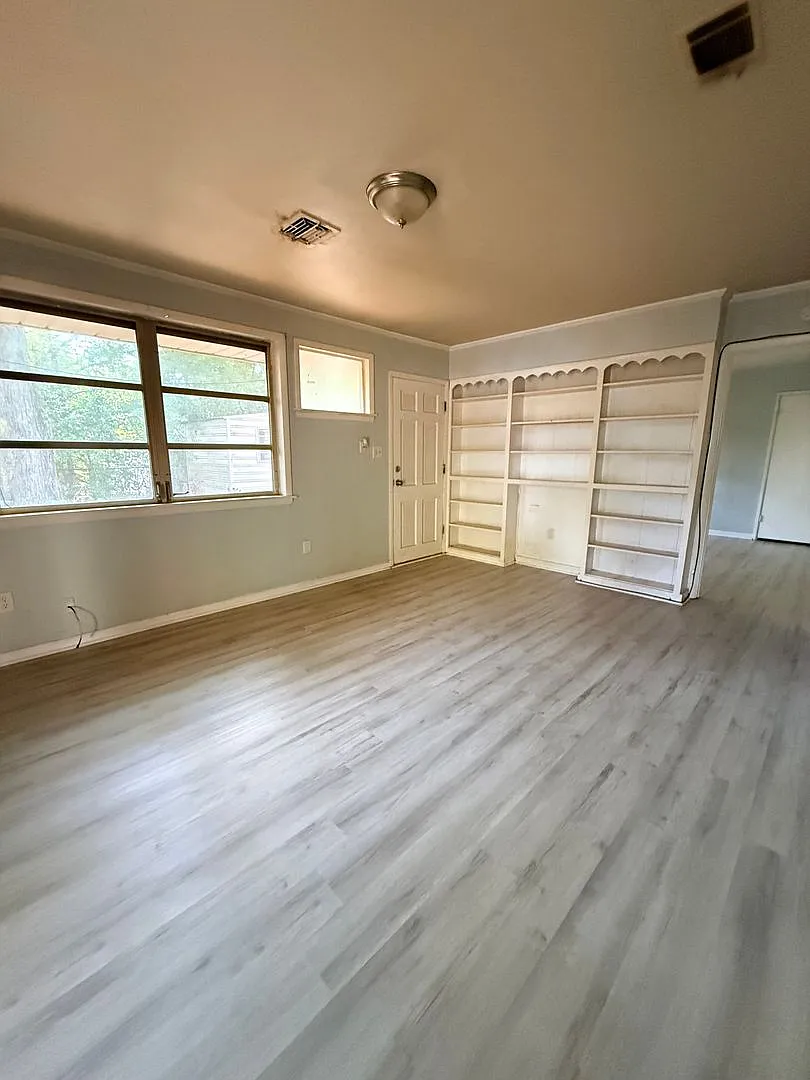 Affordable 3 bedroom 1 bath home — Photo 2