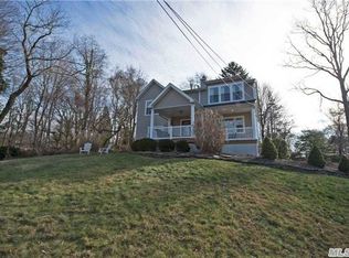 9 Longacre Dr, Huntington, NY 11743