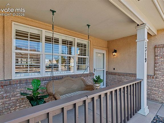 2nd image of 1319 Villa Grv