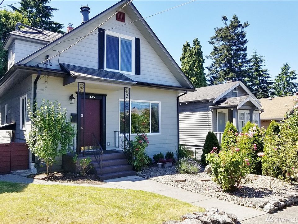 Charming home nestled in prime Greenlake location.