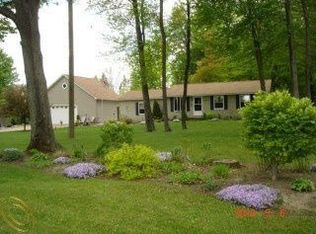 8123 Roberts Rd, Gregory, MI 48137