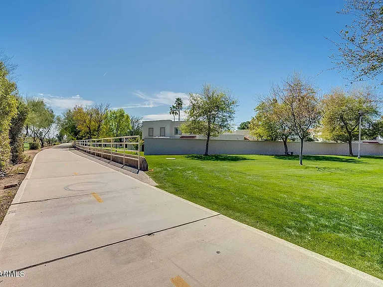 7906 E Keim Dr — Photo 50