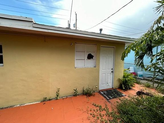 5th image of 1930 PIERCE Street #1-4
