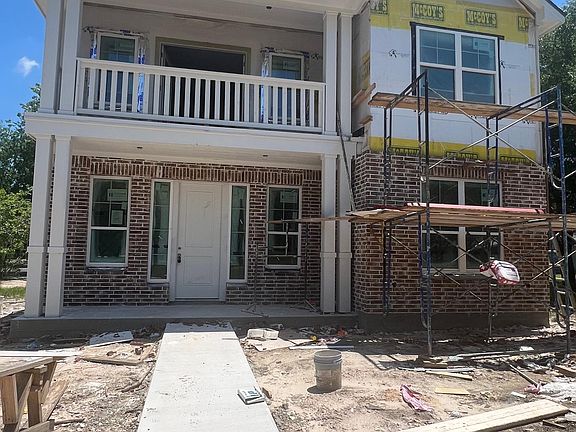 2nd image of 308 Gilchrist Ave