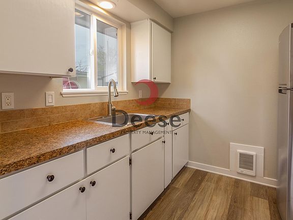 4th image of 1627 E Liberty Ave