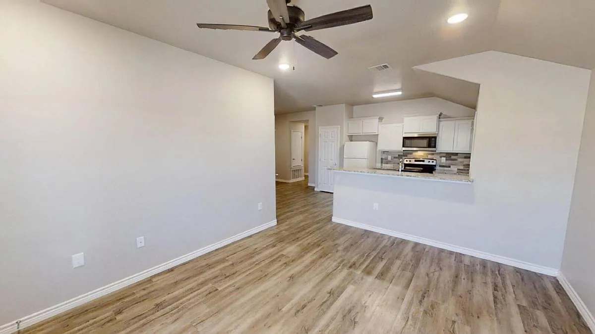 130 Wind Ridge Dr #B in Copperas Cove, TX 76522 — Photo 3