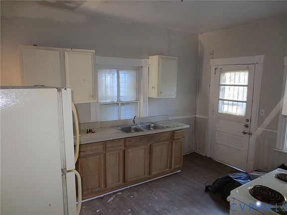 5th image of 1131 Wilcox St