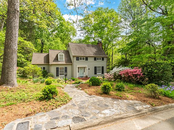 3rd image of 107 Pine Ln