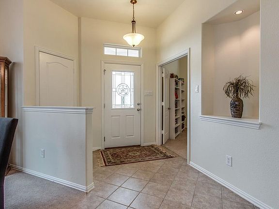 3rd image of 515 Maverick Dr