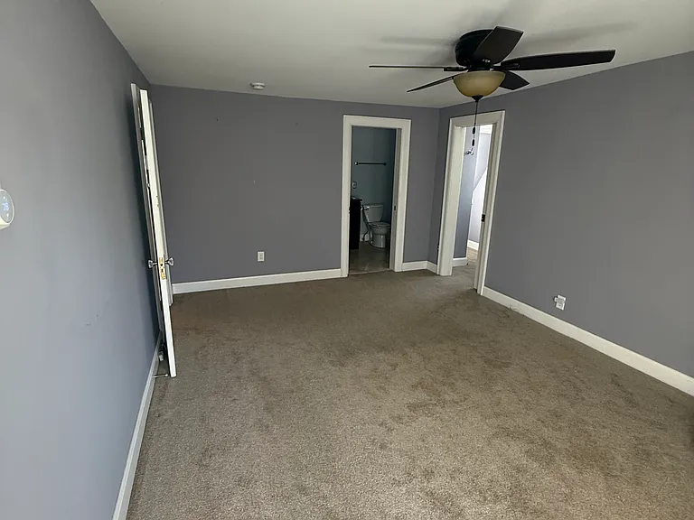 2629 E Broad St — Photo 41