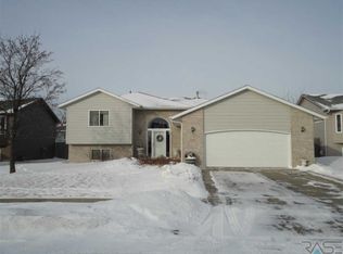 5305 S Mandy Ave, Sioux Falls, SD 57106