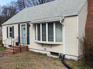 194 Somers Rd, East Longmeadow, MA 01028