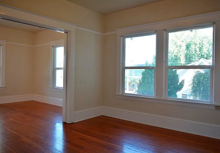 3956 N Albina Ave — Photo 3