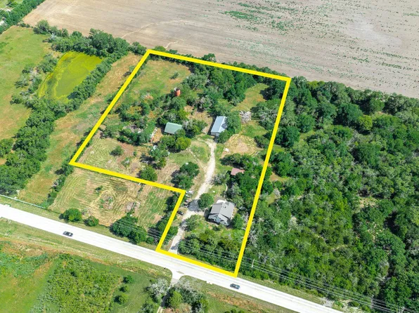 825 W 77th St N, Valley Center, KS 67147