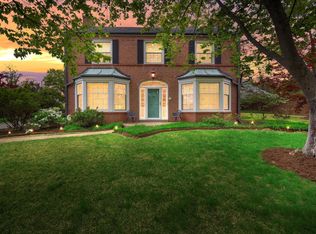 15 Brazillian Ct, Saint Louis, MO 63124
