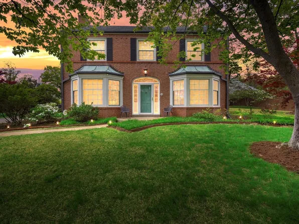 15 Brazillian Ct, Saint Louis, MO 63124