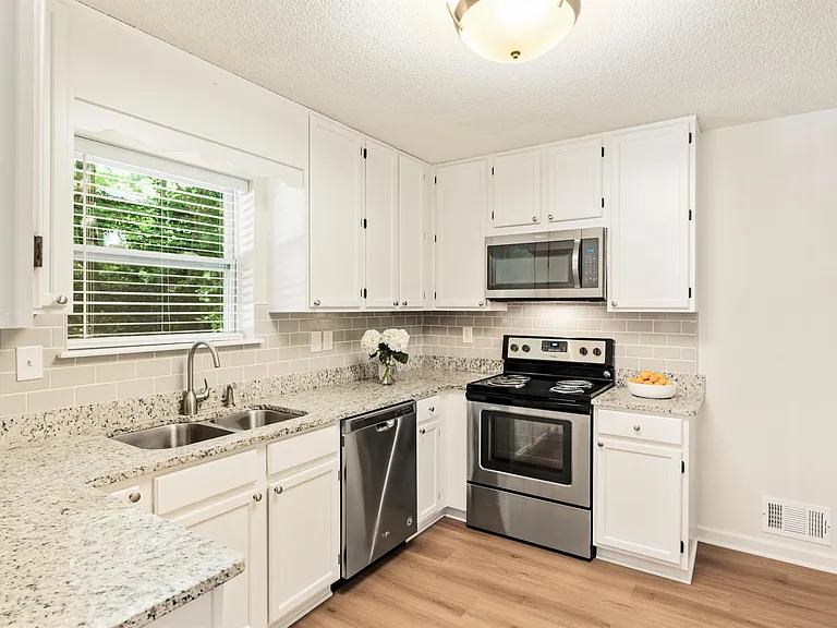 3125 Sharon Ln — Photo 11