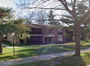 18339 University Park Dr, Livonia, MI