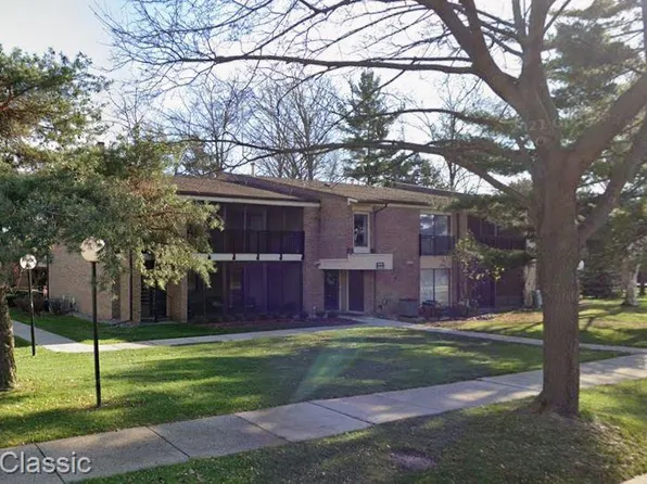 18339 University Park Dr, Livonia, MI 48152