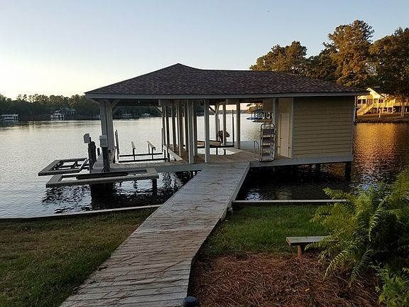 3rd image of 127 Poe Creek Dr