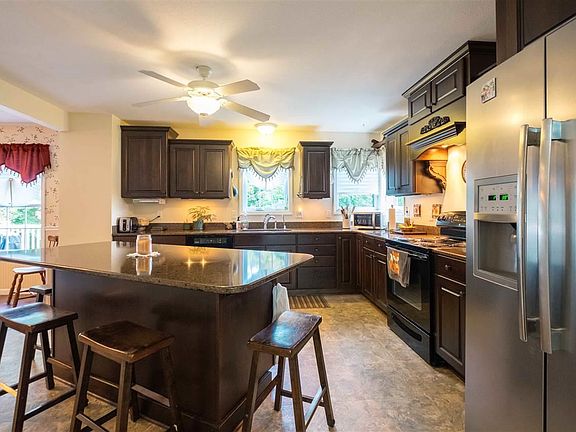 5th image of 3059 Lake Meadows Cir