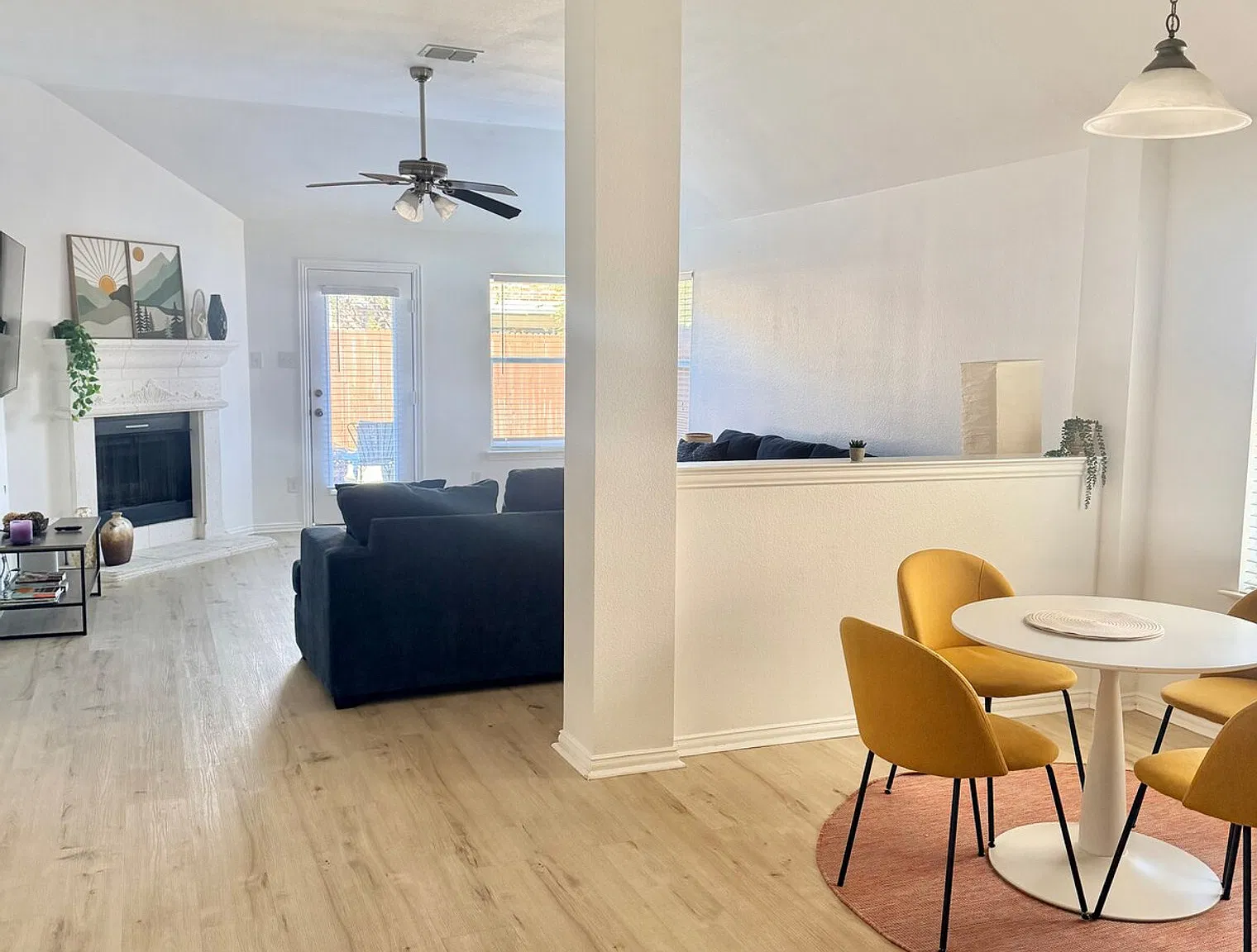 4 bed, 2.0 bath, 2098 sqft, $7,779 — Photo 2