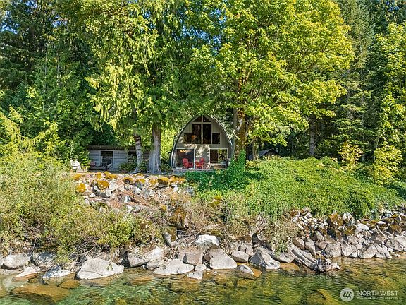 3rd image of 18325 642nd Avenue NE