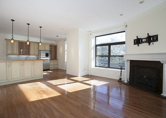2nd image of 351 W 114th St APT 4C