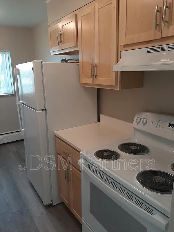 2 bed, 1.0 bath, 925 sqft, $1,150 — Photo 1