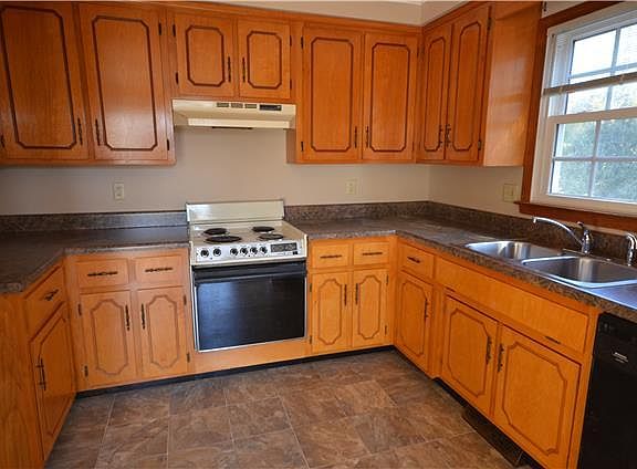 4th image of 2282 Ermine Dr